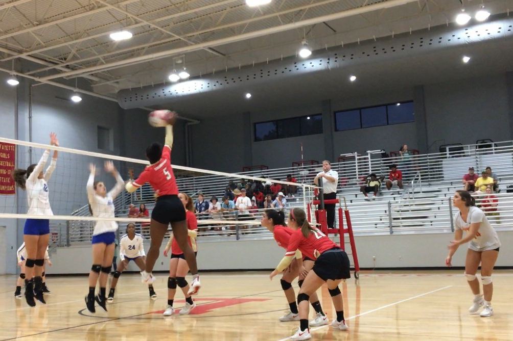 Lady Dores season sets it off