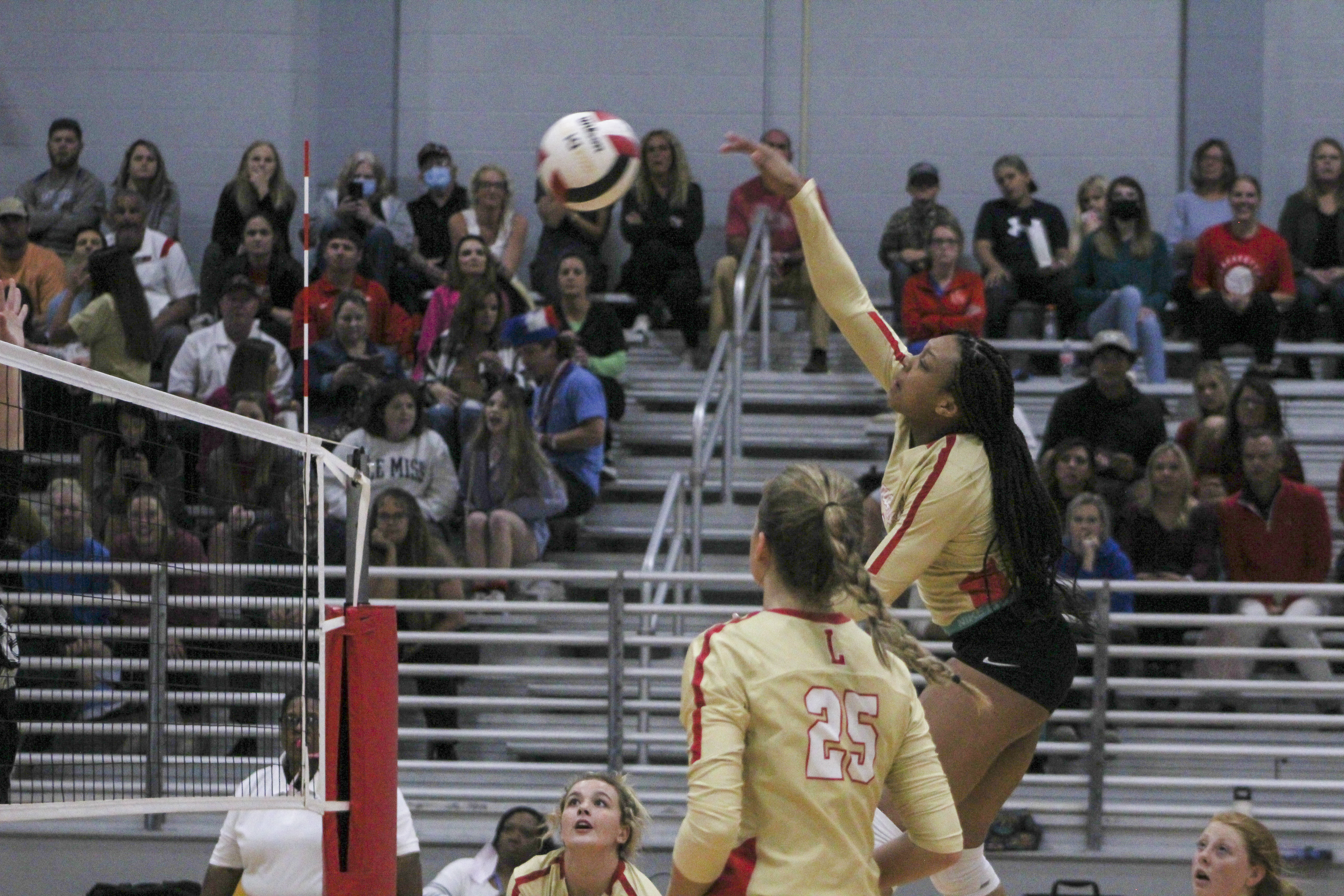Lafayette Volleyball Beats Lake Cormorant in North Half Championship