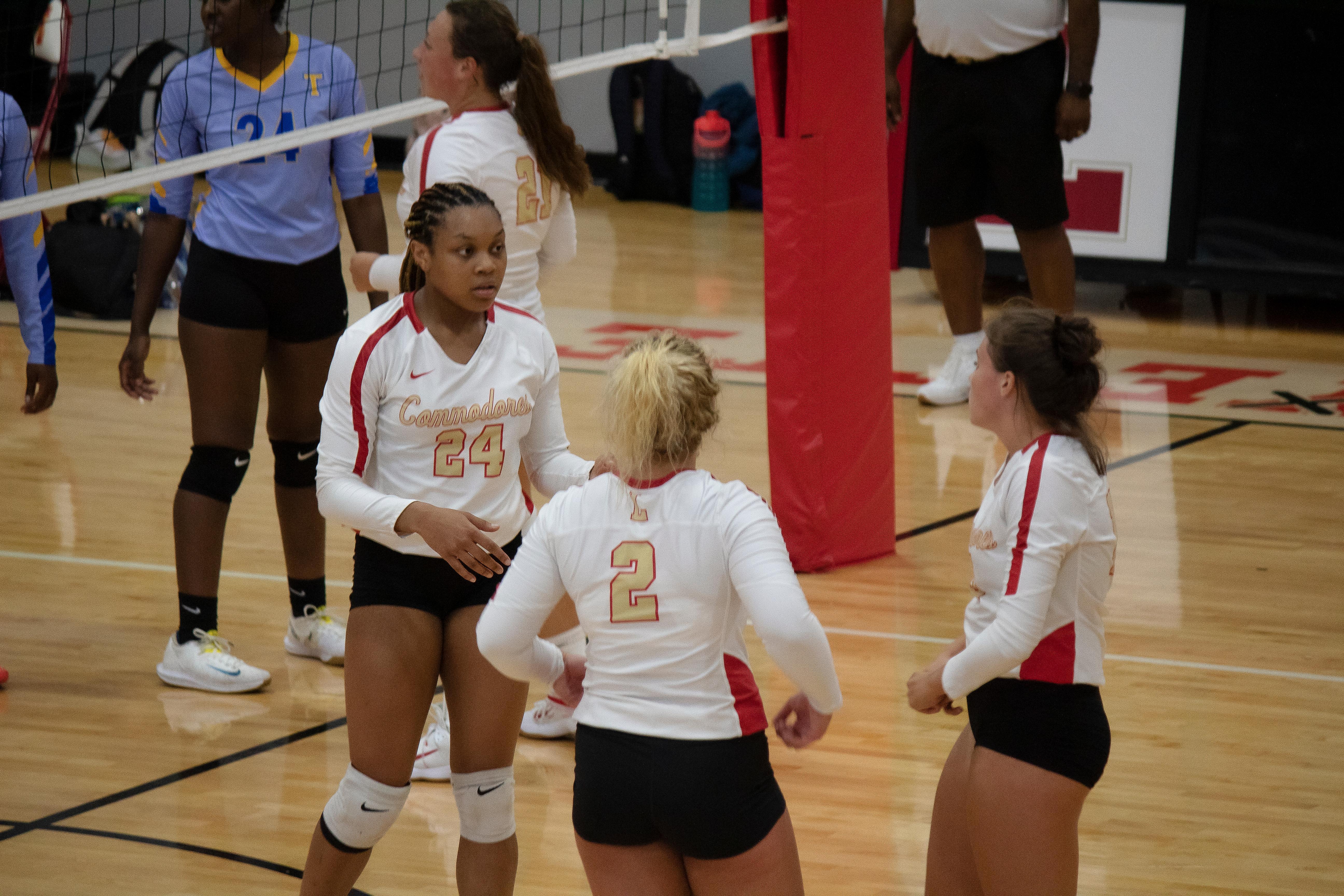Commodore Volleyball Season Opener Features a Battle of Ranked Teams